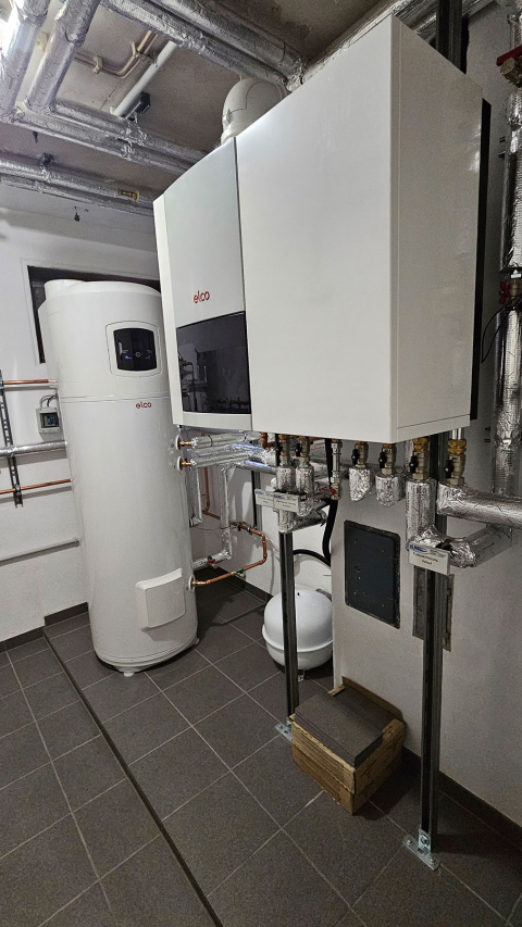 Gas-Brennwertgerät mit Warmwasserwärmepumpe in einem Einfamilienhaus in Walldürn