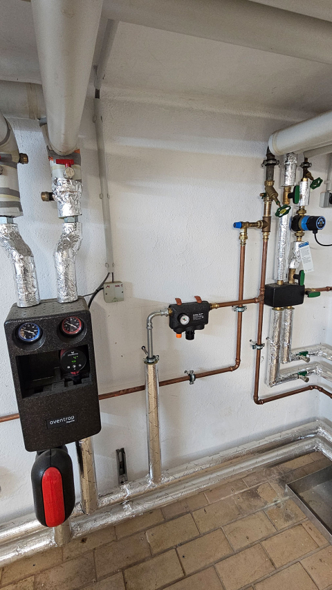 Hybridanlage für Scheitholz mit Wärmepumpe