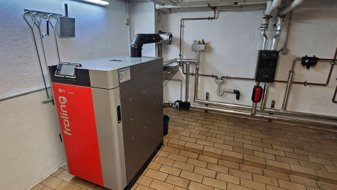 Hybridanlage für Scheitholz mit Wärmepumpe